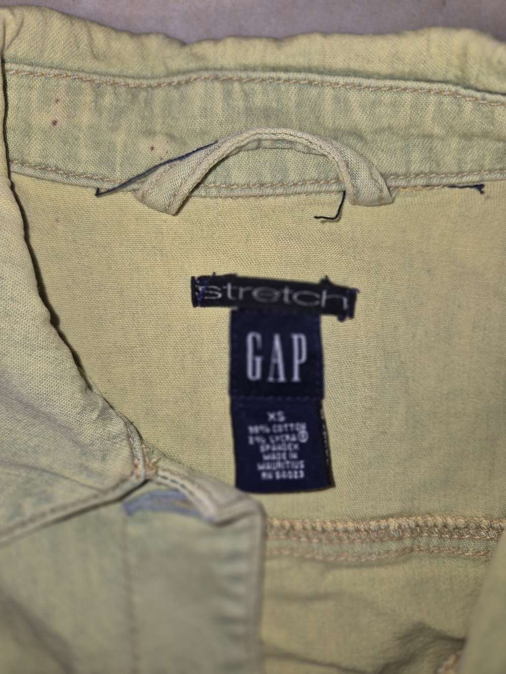 GAP Men’s Slim Stretch Jeans in Pale Yellow